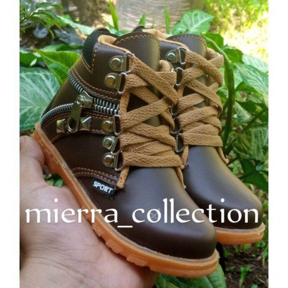 Sepatu boot anak anak