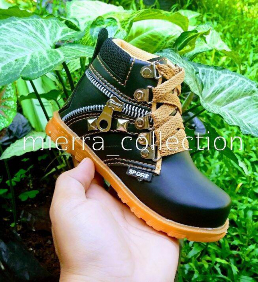 Sepatu boot anak anak
