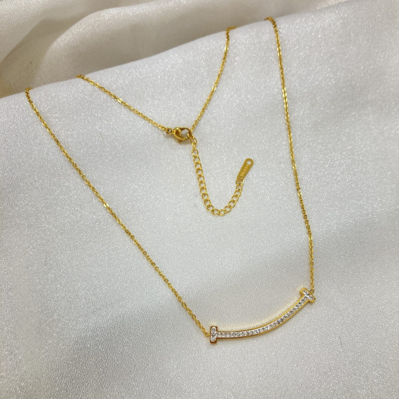 Kalung Titanium Steel Motif Smile Permata Aksesoris Wanita