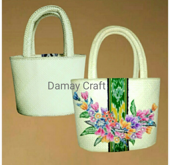 Tas parcel anyaman pandan bunga sospesi
