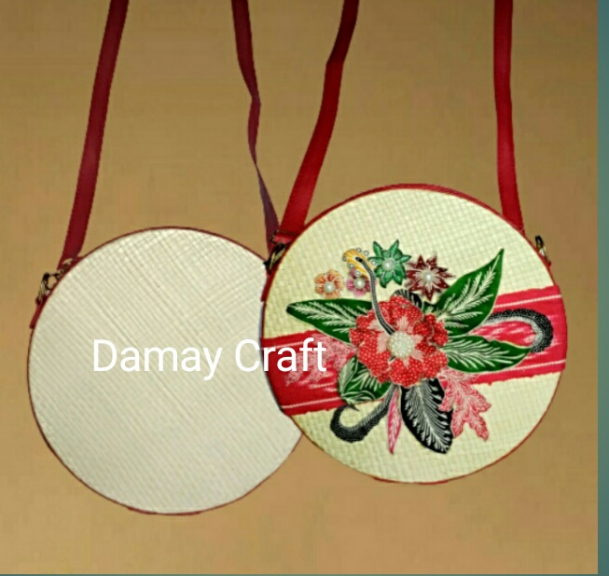 Tas pandan bulat bunga sospeso
