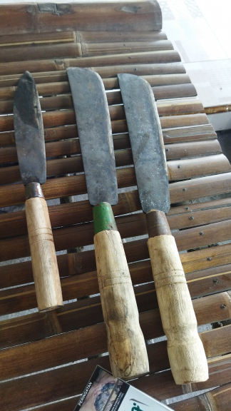 Golok dsb peralatan pertanian dan dapur