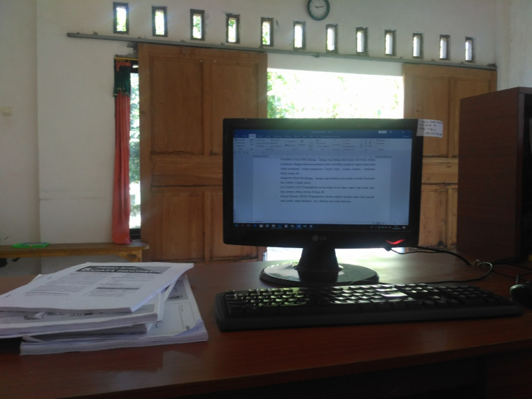 Jasa pengetikan, servis laptop, printer dan kursus komputer