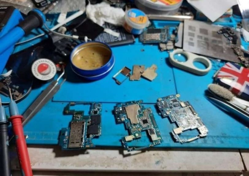 Servis elektronik dan lainya