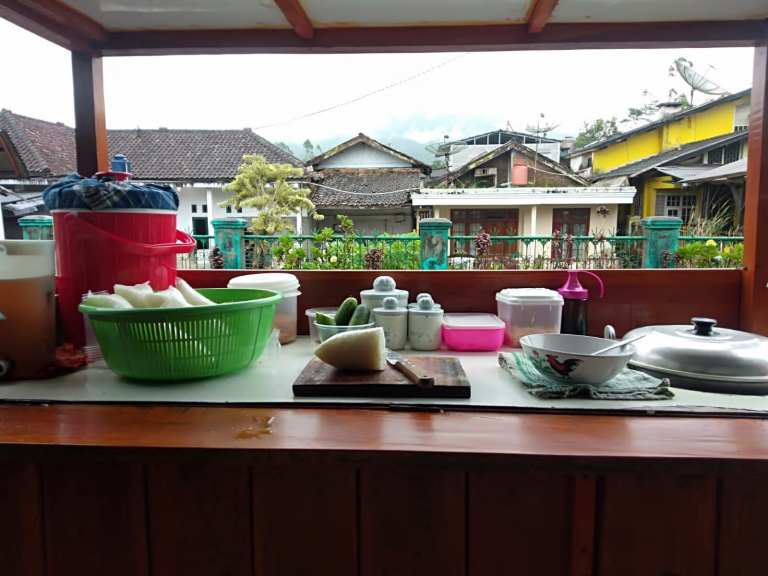Nasi kuning &Lontong kari