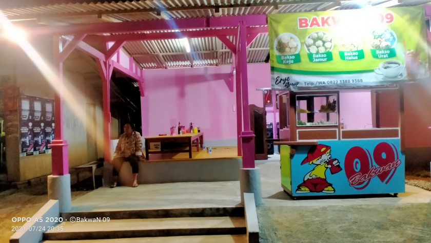 Bakso &quot;BAKWAN 09&quot;