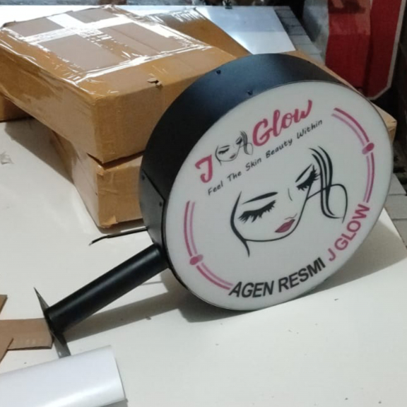 Neon Box Bulat 30 Cm Dua Sisi Nyala