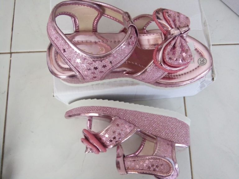 Sepatu dan Sandal