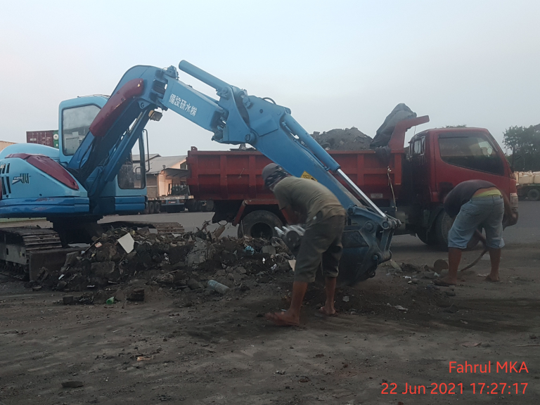 Jasa pembersihan proyek