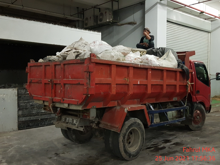 Jasa pembersihan proyek