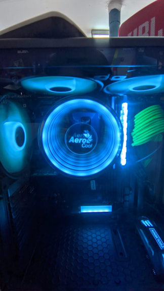 Komputer Gaming AMD Ryzen 3-3200G 8GB / 128GB + 500GB