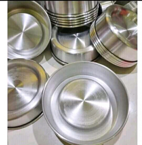 Pulsa, alat pembuatan Kue dan pakaian Muslim