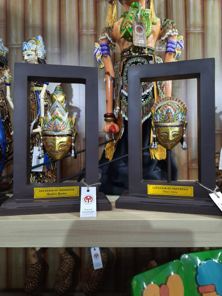 Macam² souvenir rama sinta 