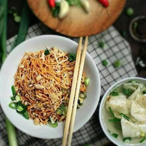 Mie yamin manis bakso 