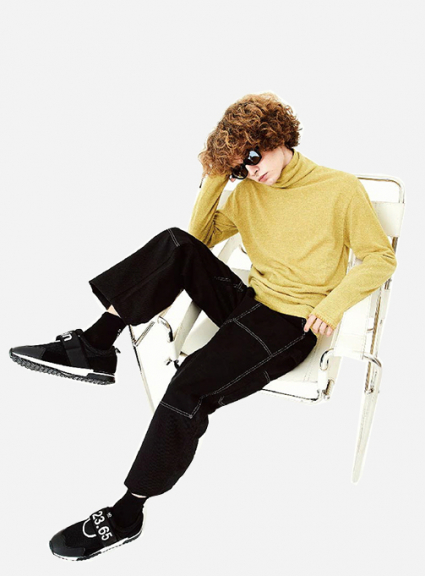 BTS - JUNGKOOK WEAR , VITAMIN SHOES BLACK ( Untuk Pria Dan Wanita )