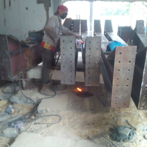 Kontruksi Baja & bengkel Las