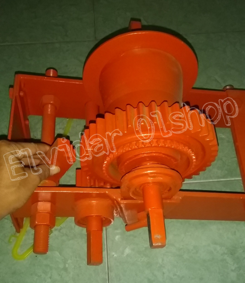 Bivi atau Hand Winch