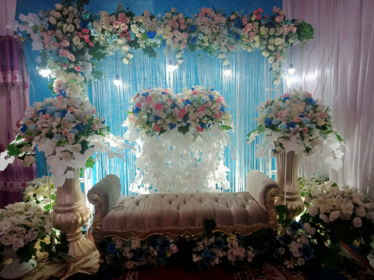 Dekorasi Pelaminan & Tata Rias Pengantin