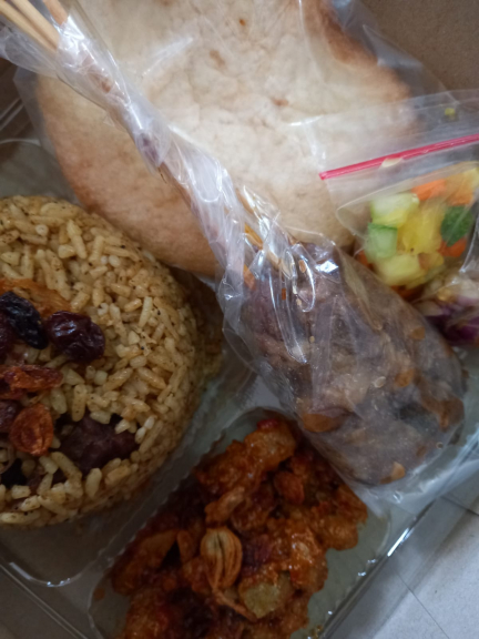 Nasi kebuli dan sate maranggi