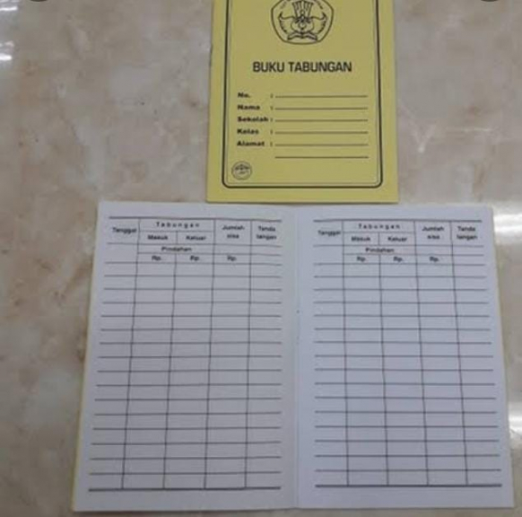 Buku tulis. Pengaris. Buku tabungan. Pensil Warna