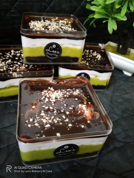 Leo&039;s Bakery n cake