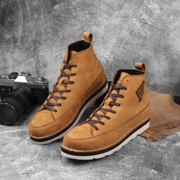 Collisone Boots - Pull up Leather Boots - High Pressure, Cemented Side Stitching Construction